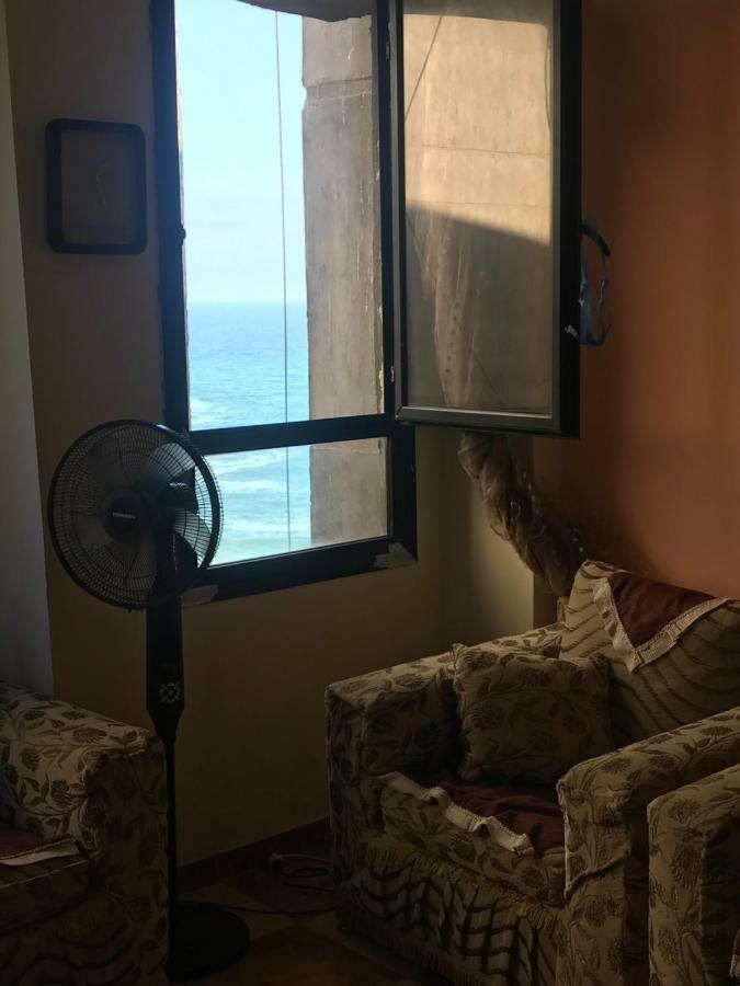Cozy New 2 Bd Amazing Beach View Next To Hilton Hotel Family Only !العائلات فقط Александрия Экстерьер фото