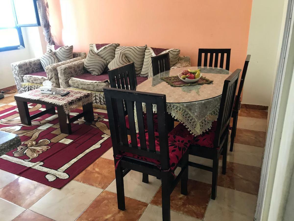 Cozy New 2 Bd Amazing Beach View Next To Hilton Hotel Family Only !العائلات فقط Александрия Экстерьер фото
