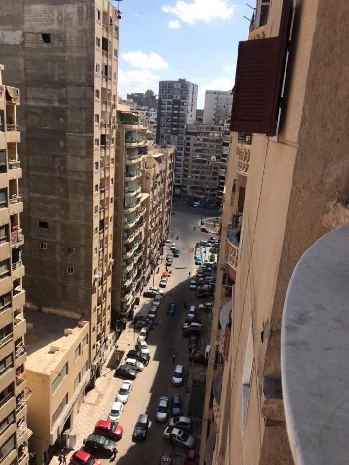 Cozy New 2 Bd Amazing Beach View Next To Hilton Hotel Family Only !العائلات فقط Александрия Экстерьер фото